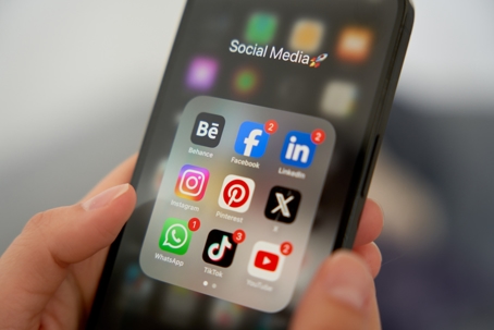social media apps on a cell phone